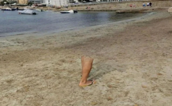 human single leg was seen walking on the beach google user made a sensational claim