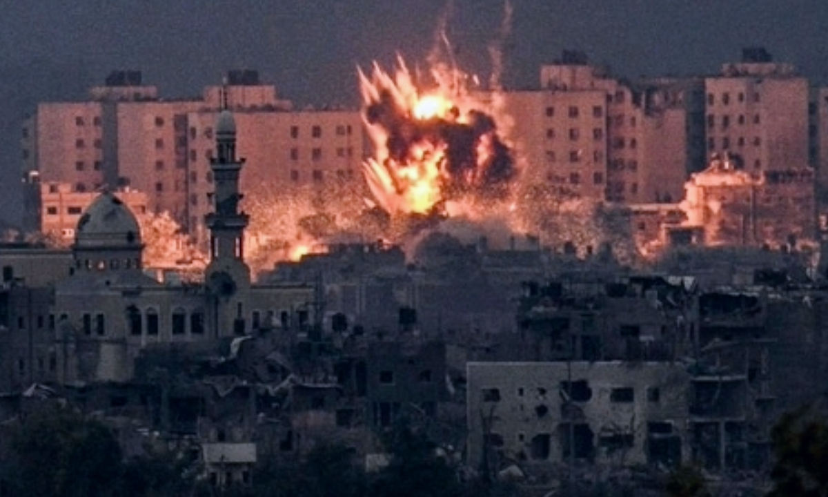 Rocket attack on Gaza hospital 500 dead