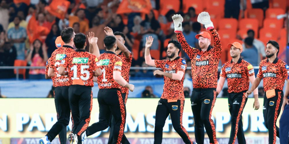 Hyderabad beat Mumbai by 31 runs in a record match