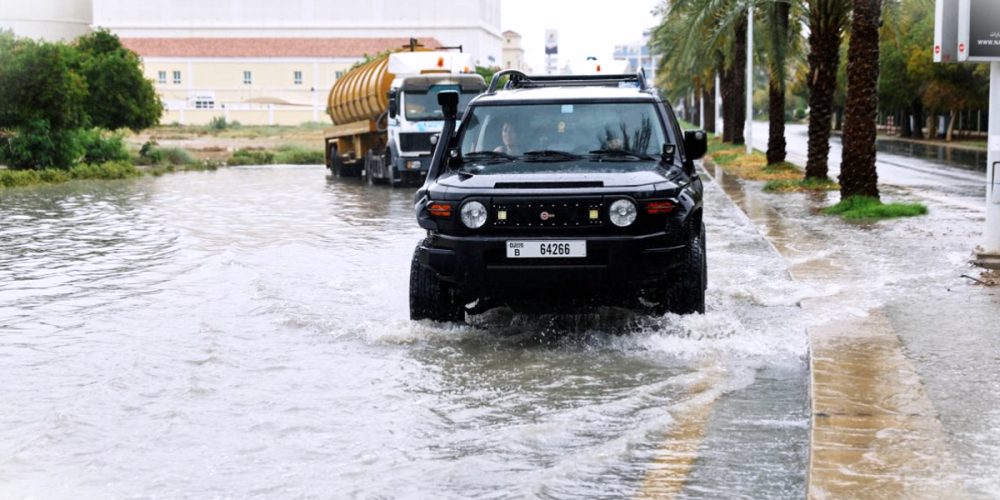 Heavy rain with gales in Dubai