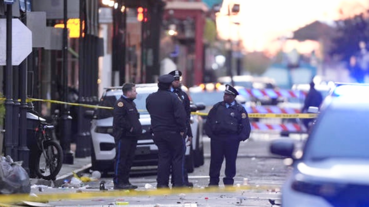10 killed on Bourbon Street in New Orleans after suspect intentionally slams truck into crowd; 30 injured