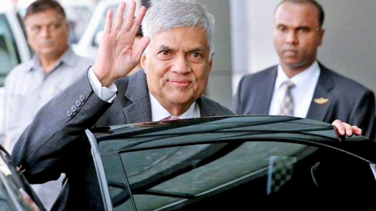 Prime Minister Oli holds talks with former Sri Lankan President Wickremesinghe httpskathmandupost.comnational20250102prime-minister-oli-holds-talks-with-former-sri-lankan-president-wickremesinghe