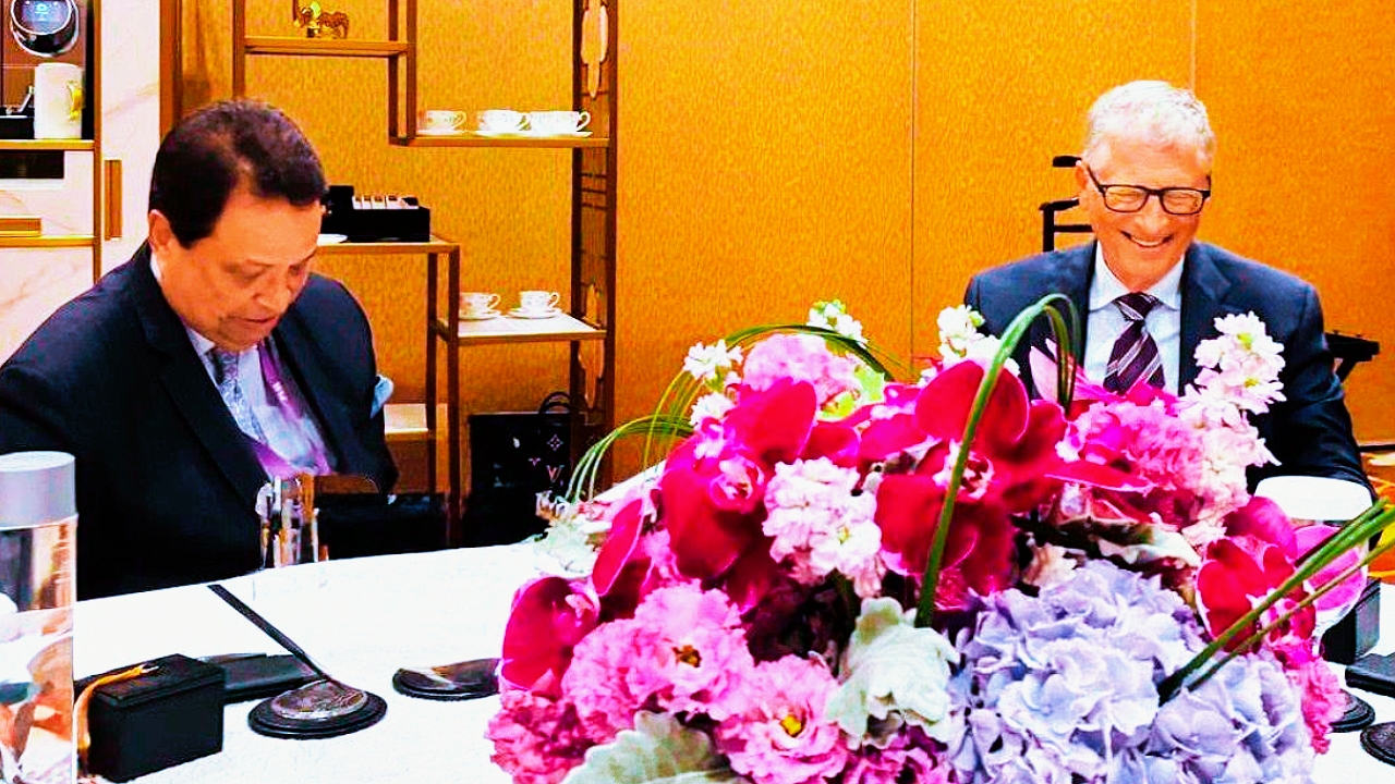 Meeting Between World's Richest Bill Gates and Nepal's Richest Binod Chaudhary